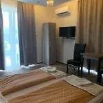 Vaci Vendeghaz בית הארחה 3*